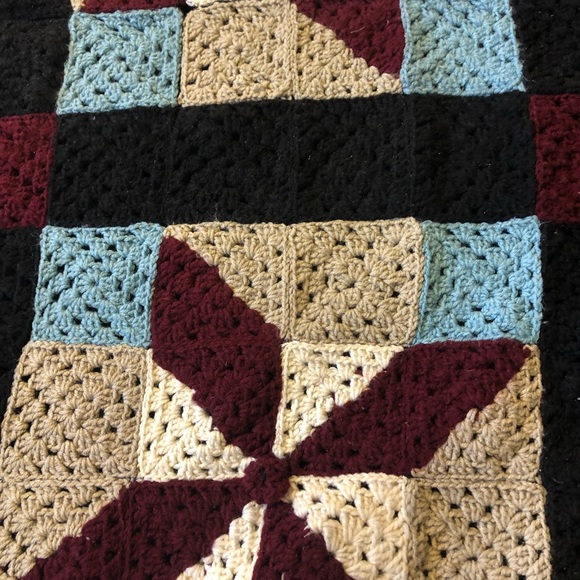 Handmade blanket/throw. - Picture 3 of 3